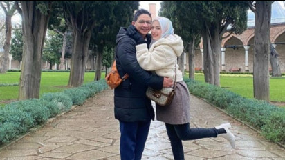 Detik-detik Pencurian Ponsel Istri Pasha Ungu, Sambil Joget Melancarkan Aksinya, Netizen: Ringan Banget Tangannya Bu