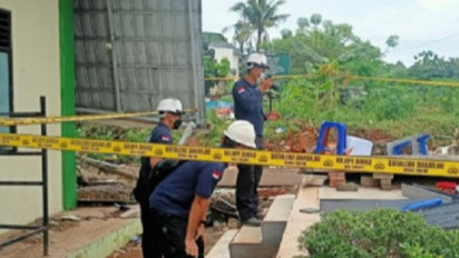 Gelar Olah TKP, Puslabfor Polri Dalami Penyebab Robohnya Tembok MTSN 19 Jakarta 