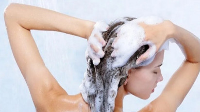 Wanita Berhijab Harus Berapa Kali Keramas dalam Satu Minggu? Ini Jawabannya