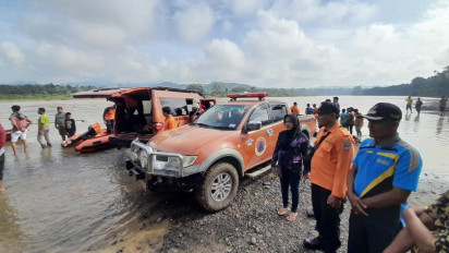 BPBD dan Basarnas Turunkan Perahu Karet, Cari Jasad Hanyut di Sungai Batang Hari