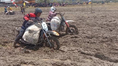 Seru dan Unik! Puluhan Peserta Ambil Bagian dalam Ajang Ojek Gabah Trabas