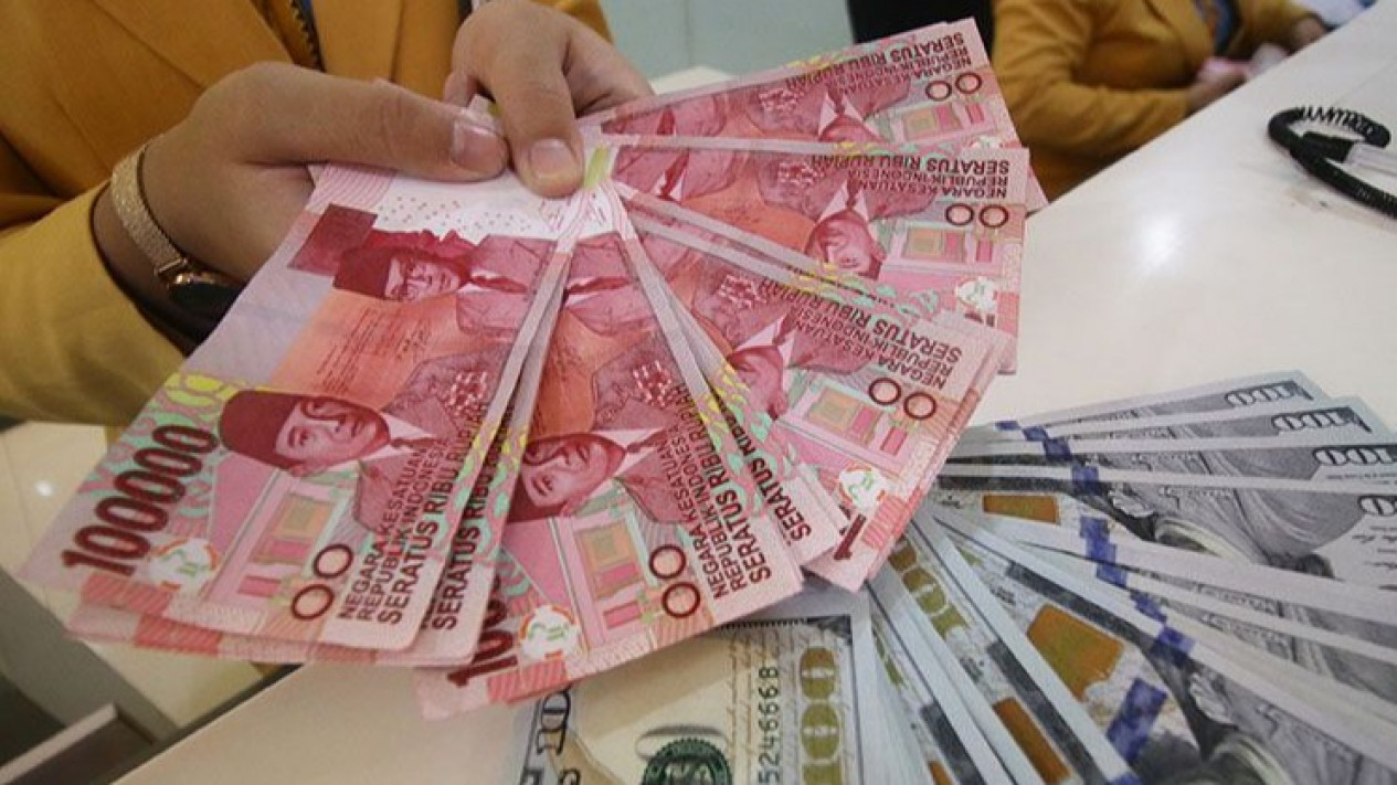 Rupiah Hari Ini 12 Mei 2026 Melemah ke Rp17.489 per Dolar AS Meski Keyakinan Konsumen Terhadap Ekonomi RI Naik
            - galeri foto