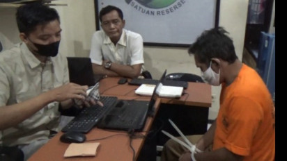 Puluhan Poket Sabu-sabu Ditemukan Polisi di Alas Tidur, Pelaku Meronta dan Menangis