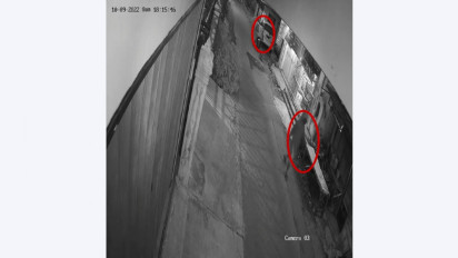 Baru Pulang Kerja, Dua Pelaku Pencuri Bawa Kabur Sepeda Motor Milik Karyawan Pabrik Terekam CCTV