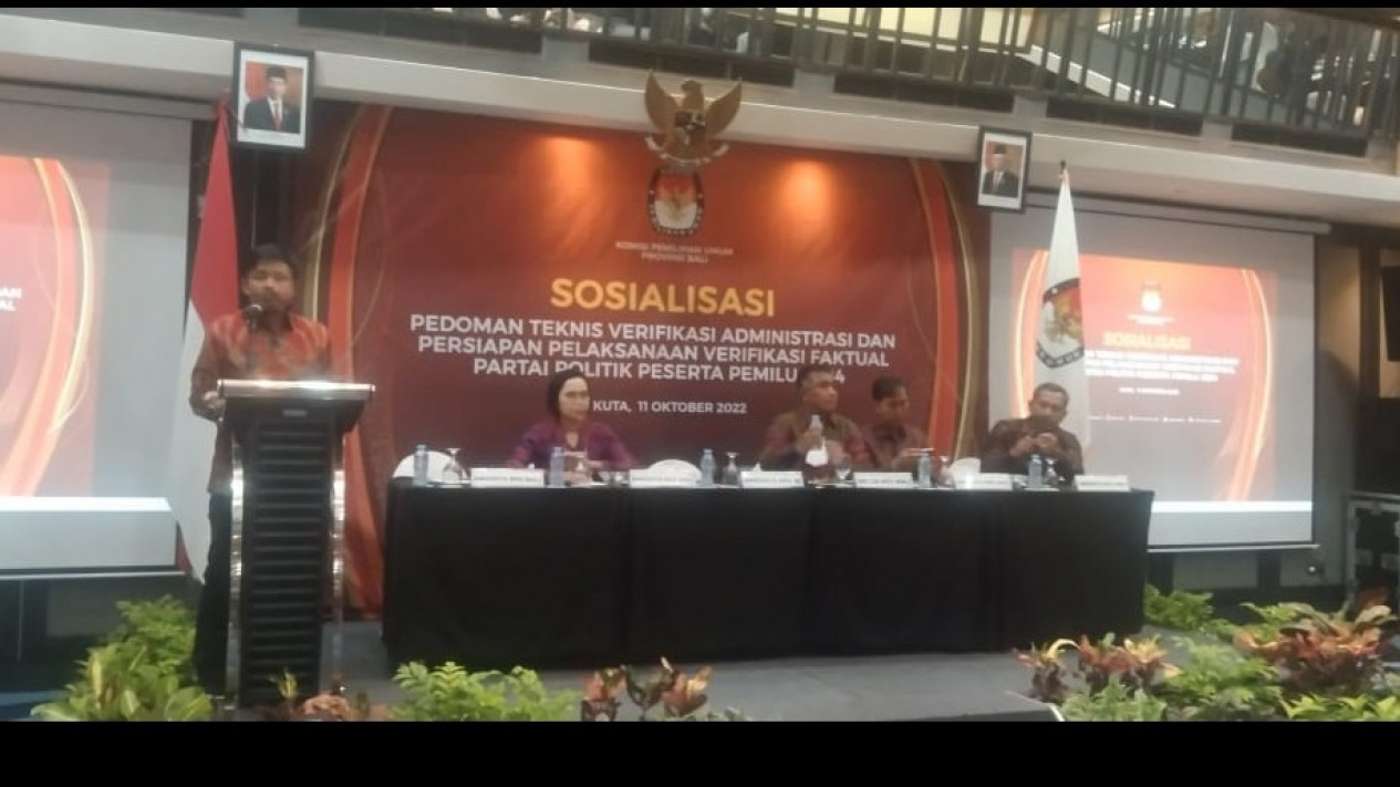 KPU RI Umumkan Parpol Lolos Verifikasi Administrasi Tahap 2 pada 14 Oktober 2022
            - galeri foto