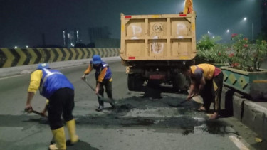 Viral Aspal Flyover Ciputat Berlubang, Pemkot Tangsel Lakukan Perbaikan