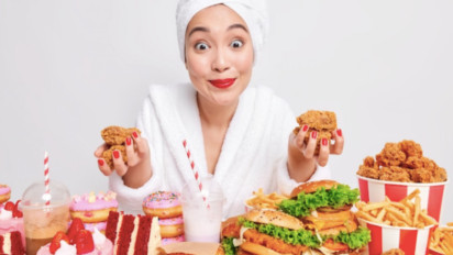 Awas Bahaya Tren 'Mukbang', Ternyata Ini Alasan Kenapa Kita Dilarang Makan dengan Porsi Berlebih