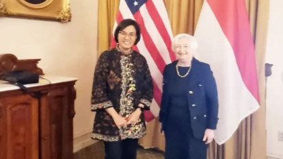 Sri Mulyani Bagikan Momen Pertemuan Dengan Menkeu AS, Sebut Sebagai "Rekan Sejawat"