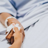 Sedang Menjenguk Kerabat di Rumah Sakit? Doakan Dia Agar Diberikan Kesembuhan oleh Allah SWT