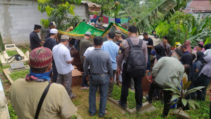 Korban LDKS Maut Curug Cilember Dimakamkan