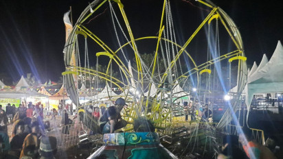 Viral, Sebuah Wahana Ayunan Putar di Pasar Malam Dadakan di Bangkalan, Madura, Ambruk