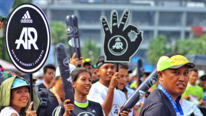 Jakarta Marathon 2022: Rombongan Peserta Half Marathon Mulai Menyemut di GBK