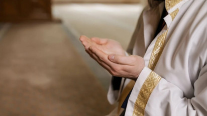 Bacaan Sholawat Munjiyat serta Keutamaannya sebagai Amalan Penyelamat dan Pembuka Pintu Rezeki