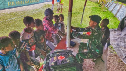 Pos Makki Satgas Yonif Mekanis 203/AK Adakan Pelayanan Kesehatan Gratis Bagi Masyarakat Sekitar Pos