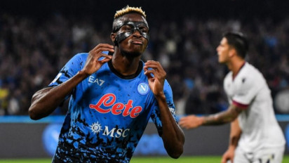 Pakai Pelindung Wajah, Osimhen Bawa Napoli Terus Memimpin Liga Italia