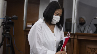 Putri Candrawathi Mengaku Tidak Mengerti dengan Dakwaan Jaksa dalam Sidang Perdana