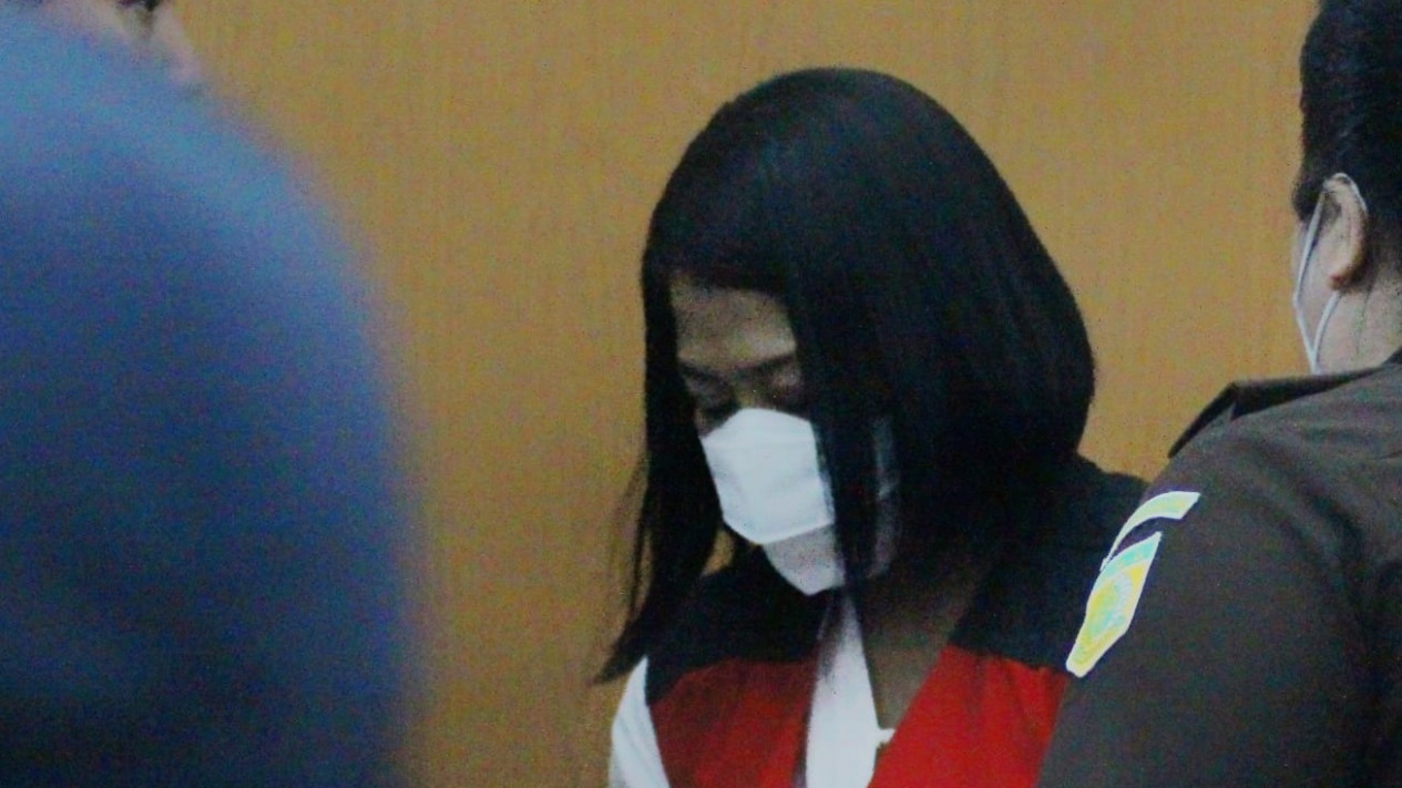 Putri Candrawathi Bingung Didakwa Pasal Berlapis: Saya Tidak Mengerti
            - galeri foto