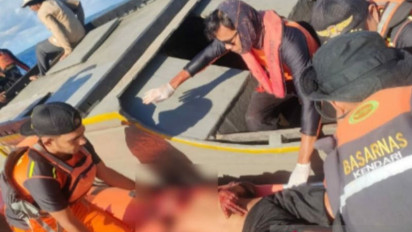 Basarnas Evakuasi Seorang ABK yang Terkena Roda Gila Mesin Kapal di Sekitar Perairan Pulau Kaledupa Wakatobi
