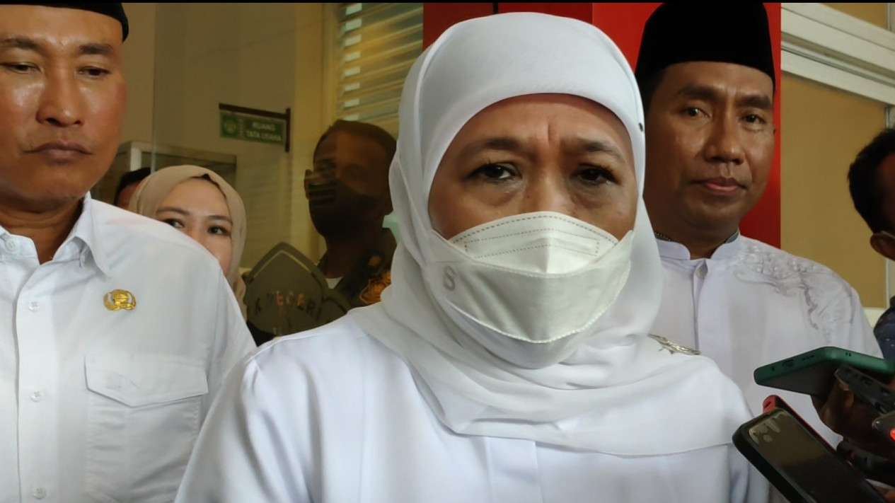 Sejumlah Wilayah Jawa Timur Banjir, Gubernur Khofifah Minta Warga Mitigasi Mandiri dan Pantau Perkembangan Cuaca
            - galeri foto