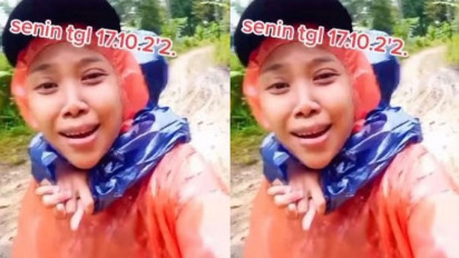 'Pak Jokowi Tolong Perbaiki Jalan Kami', Sebut Seorang Ibu Asal Pacitan Sambil Menitikkan Air Mata