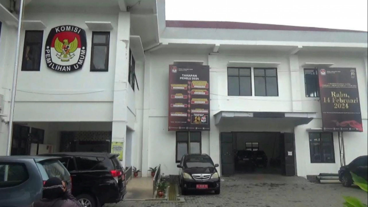 Puluhan Nama Warga Klaten Dicatut Dalam Kepengurusan Parpol, Belasan Diantaranya dari Kalangan ASN, Penyelenggara Pemilu dan PPPK
            - galeri foto