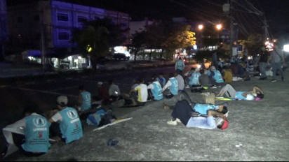 Gelar Aksi Unjuk Rasa Malam Hari, Aparat Gabungan di Tanjungpinang Kembali Bubarkan Ratusan Pengungsi Afghanistan