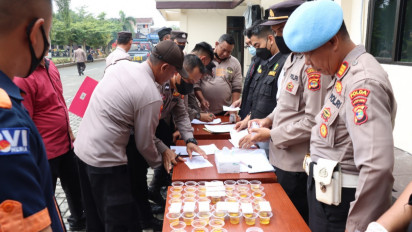 Cegah Penyalahgunaan Narkoba, Personil Polres Lampung Timur Jalani Tes Urine