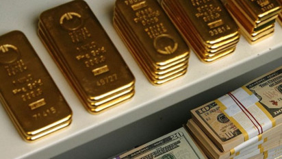 Emas Tergelincir 8,20 Dolar, Terseret "Greenback" Yang Lebih Kuat