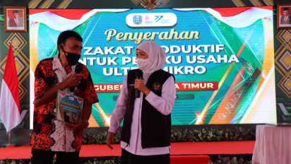 Gubernur Jatim Khofifah Bantu Tukang Becak Mantan Atlet Berprestasi, Bekerja di Bapenda Gresik