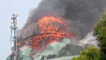 Sepasang Mata Warga Soroti Api yang Melalap Kubah Jakarta Islamic Centre, Ini Sejarah Berdirinya JIC