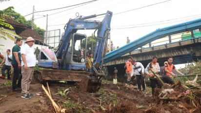Pasca Banjir Bandang, Pemerintah Jembrana Fokus Bersihkan Sisa Material dan Penuhi Logistik Pengungsi