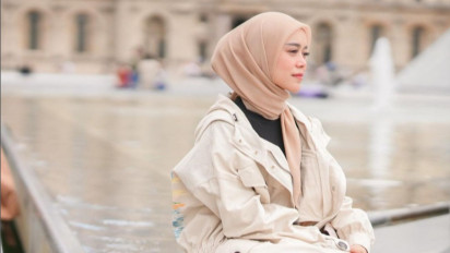 Denny Darko Prediksi Karier Lesti Kejora Setelah Pelaporan Kasus KDRT Rizky Billar Dicabut