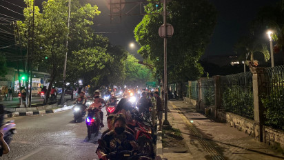 Situasi Terkini Kubah Jakarta Islamic Centre di Jakarta Utara Kebakaran, Warga Kumpul Foto-foto