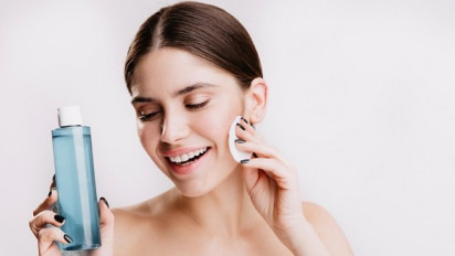 Manfaat Toner Untuk Kecantikan Wajah yang Jarang Diketahui, Ternyata Bisa Mengecilkan Pori-pori!