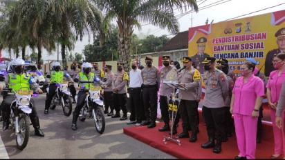 Polres Blitar Gelar Apel Pendistribusian Bantuan Sosial bagi Korban Bencana Banjir