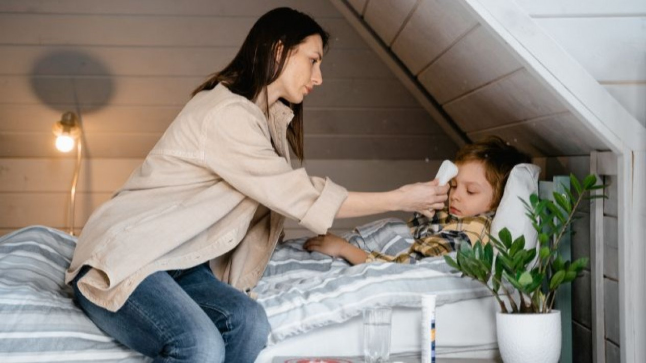 Hindari Obat Sirop dan Gunakan Kompres Hangat Jika Anak Demam
            - galeri foto