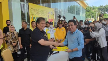 Airlangga Hartarto Memberikan 37 Mobil Listrik kepada Seluruh DPD di Indonesia