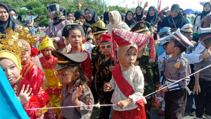 Meriahkan HUT Kabupaten Karimun ke-23, Ratusan Anak PAUD Ikuti Carnaval Budaya