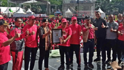 Pecah Rekor MURI Minum Kopi, 13 Ribu Orang Kompak Sruput Kopi Gula Aren