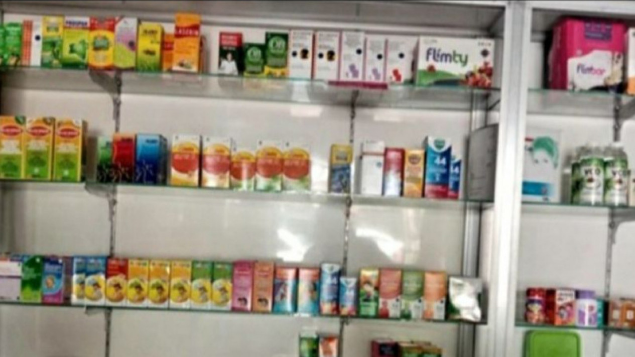 Polrestabes Palembang Sita Ratusan Botol Obat Sirop dari Apotek Diduga Penyebab Ginjal Akut Pada Anak
            - galeri foto