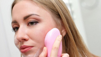 Dua Langkah Cepat Bersihkan Riasan "Waterproof"