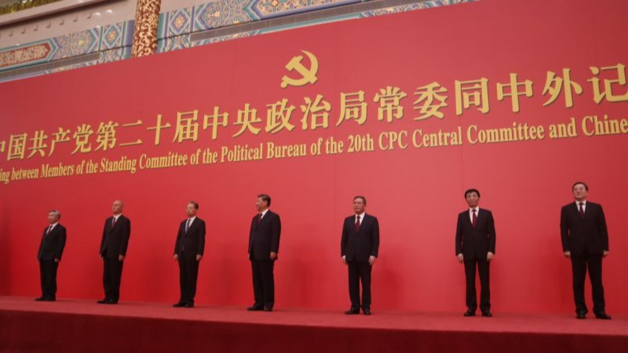 Usai Kembali Pimpin China, Xi Jinping Rombak Separuh Lebih Komite Tetap Politbiro
            - galeri foto