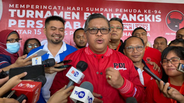 Jokowi Ogah Peluk Surya Paloh di HUT Golkar, Begini Tanggapan PDI Perjuangan