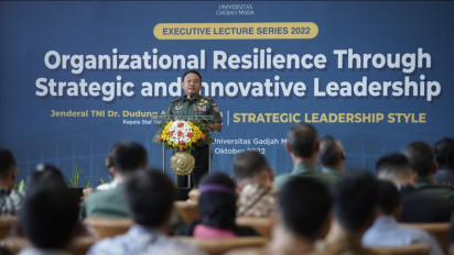 Sambangi UGM, KSAD Dudung Bicara Kriteria Kepemimpinan Strategis