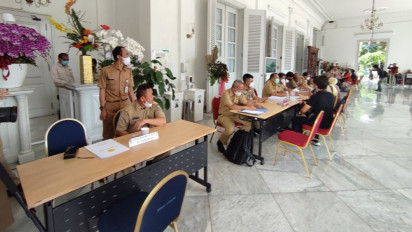 Sepekan Dibuka, Posko Pengaduan Masyarakat Balai Kota DKI Jakarta Ramai Terima Keluhan