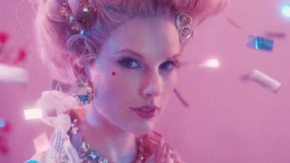 Keren! Album Baru “Midnights” Taylor Swift Kembali Pecahkan Rekor Penjualan Terbanyak dalam 5 Tahun Terakhir