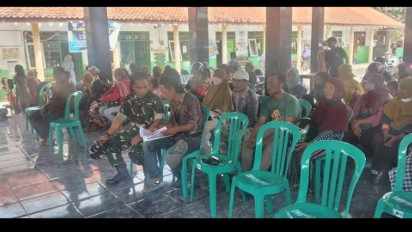 Dianulir dari Daftar Penerima BLT BBM, Puluhan Warga di Lumajang Ajukan Protes