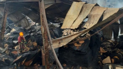 Kebakaran Gudang Triplek di Bandung Berhasil Dipadamkan Setelah 39 Jam