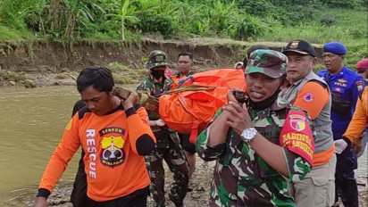 Tiga Penumpang Truk Terseret Banjir di Blitar, Ditemukan Meninggal Dunia