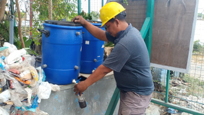 Cara Efektif Kurangi Beban Sampah, TPST Desa Kalanganyar Ubah Sampah Menjadi Pupuk Cair